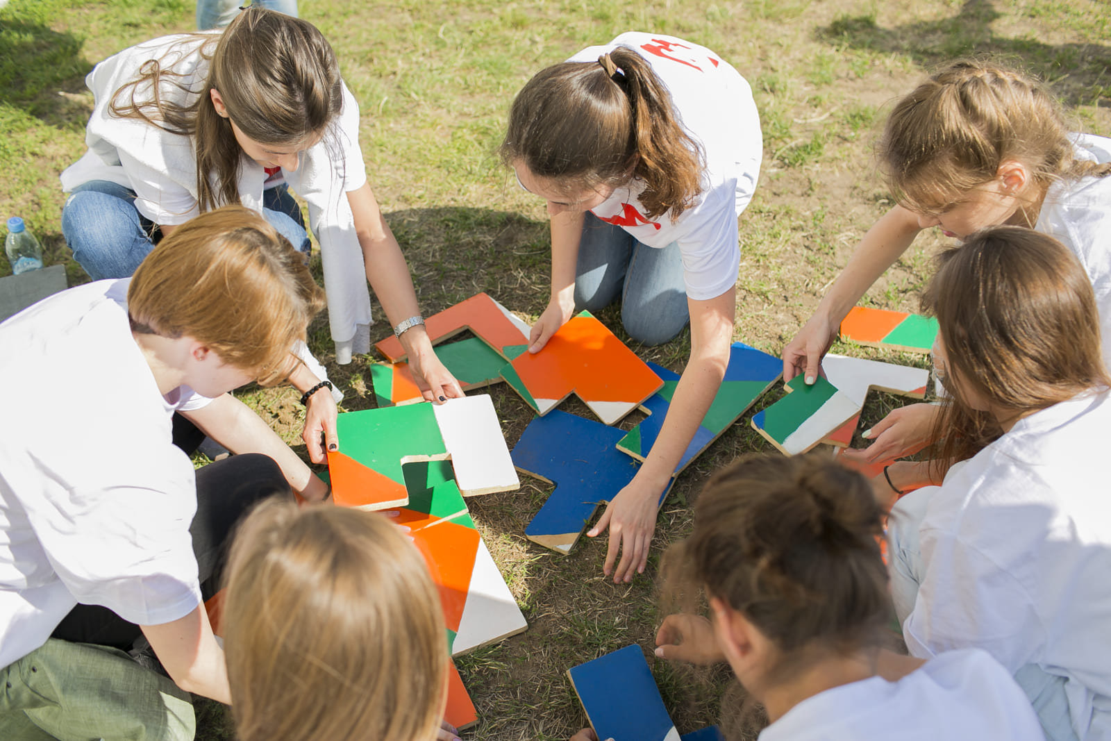 komandnaya rabota i taktika v kvest komnatah